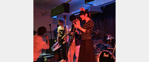 定期ライブと学祭でのライブスナップ