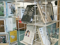 話題の本も、もちろん取り揃えています。