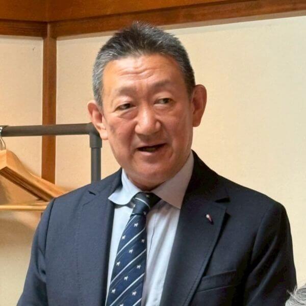 講義を行う内田教授